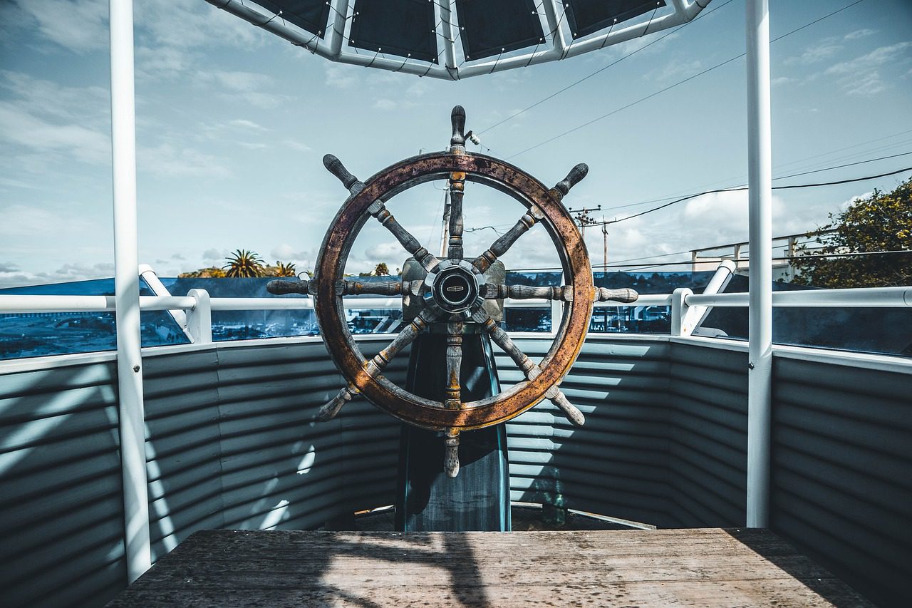 Yacht Surveys by Rea Associates - wooden helm