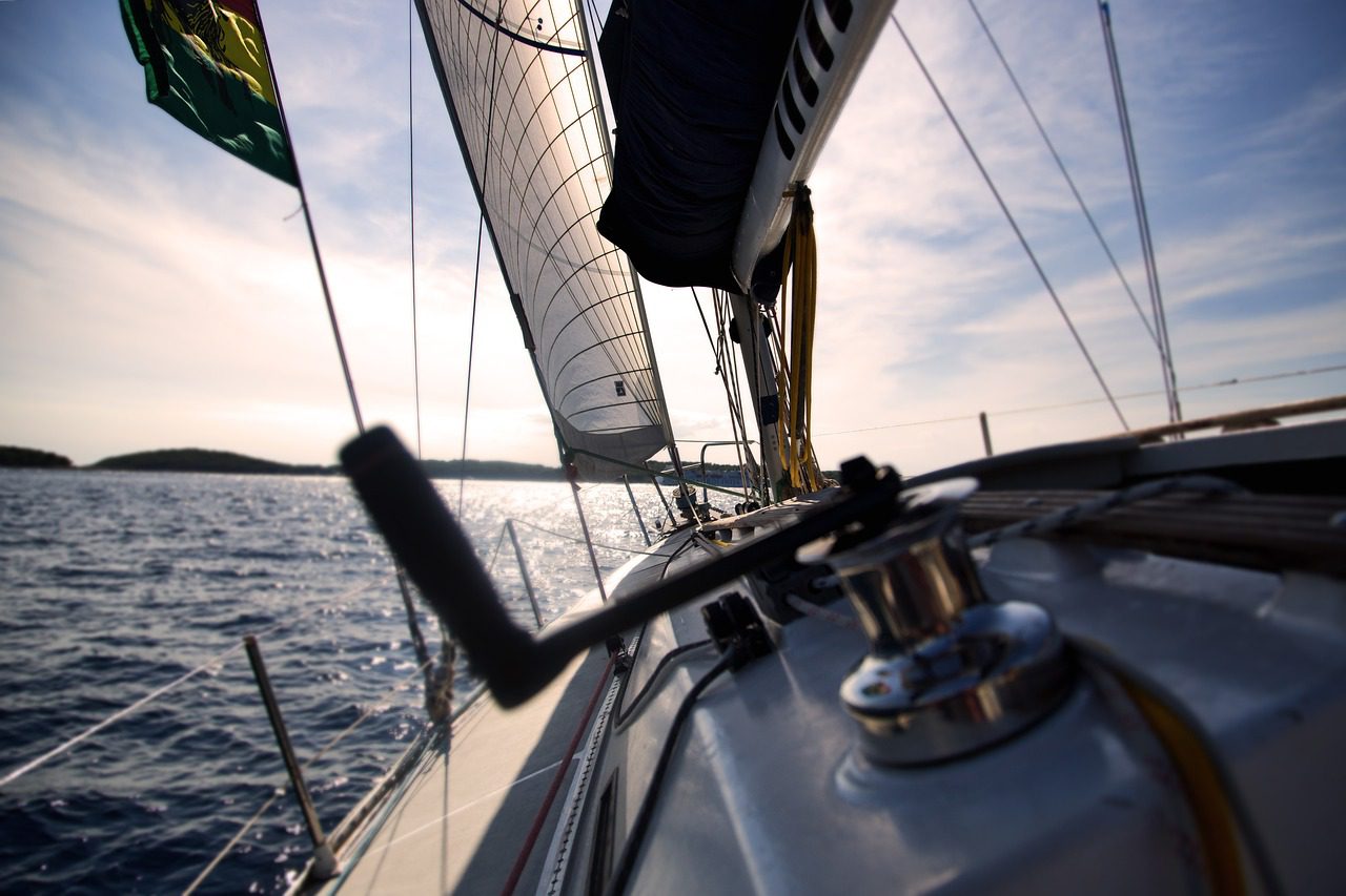 Yacht Surveys by Rea Associates - dynamic view or the ocean and rigging